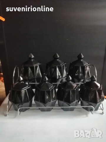 Комплект порцеланови бурканчета за подправки на метална стойка , снимка 3 - Декорация за дома - 40034634