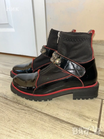 Стилни спортно-елегентни боти