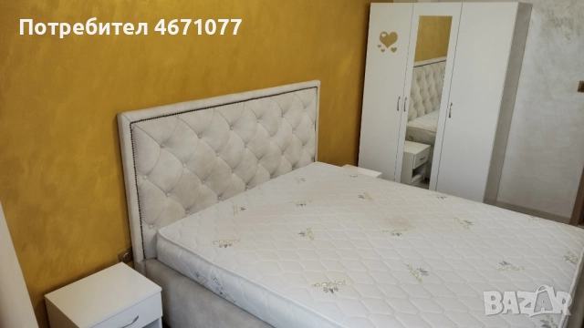 Спалня с матрак, гардероб и 2 нощни шкафчета