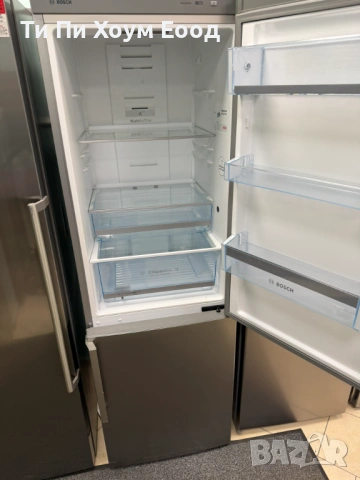 Хладилник с фризер BOSCH KGN36VLED, снимка 3 - Хладилници - 54002357