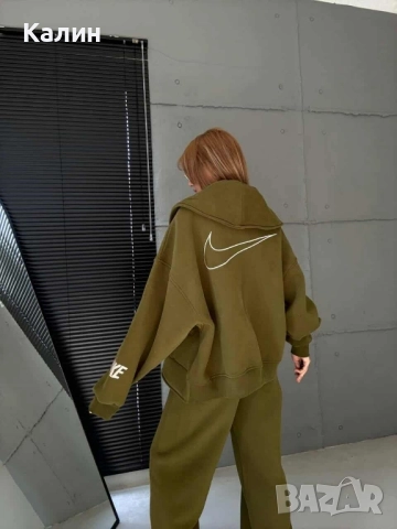 Ватирани дамски комплекти Nike - няколко цвята - 97 лв., снимка 6 - Спортни екипи - 52224938