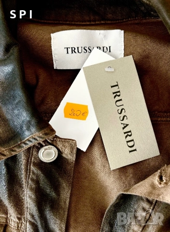 Луксозно дънкено яке “TRUSSARDI “, снимка 2 - Якета - 54339328
