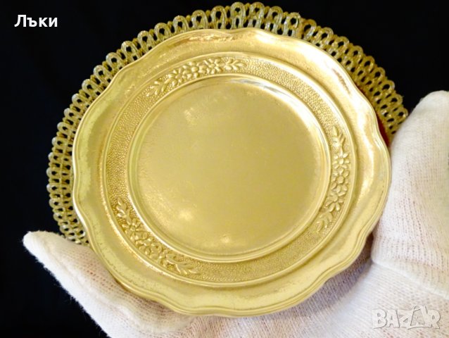 Бронзова чиния,цветя. 