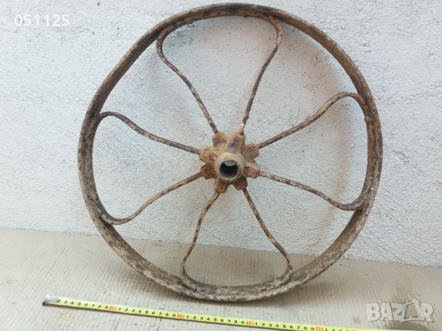 ковано възрожденско колело от талига, двуколка, каруца и др., снимка 11 - Антикварни и старинни предмети - 37659321