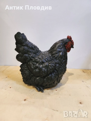 Декоративна черна кокошка от полирезин, снимка 2 - Декорация за дома - 52736874