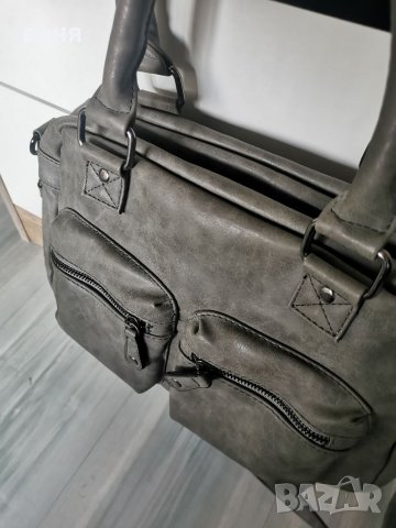 Нова! Сива кожена чанта. 
