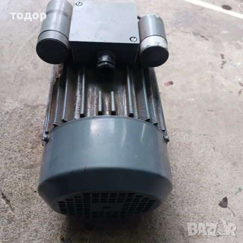 Ел.мотор-електродвигател 220 в., снимка 3 - Електродвигатели - 53257658