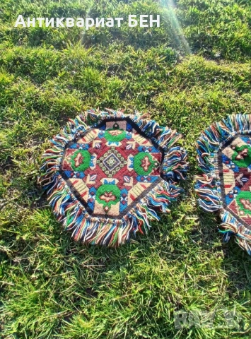 Ръчно тъкани Български килимчета – комплект (4 бр.) 🇧🇬, снимка 2 - Антикварни и старинни предмети - 54116254