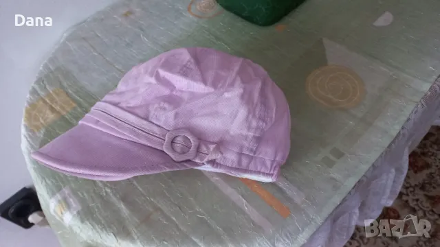 Дамски шапки, снимка 1