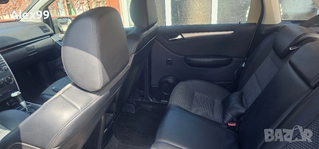 мерцедес В 180 , снимка 7 - Автомобили и джипове - 54172910