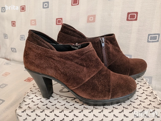 Нови!Кафяви Боти Ест Велур, снимка 8 - Дамски боти - 53041153