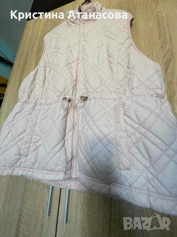 Прекрасен нежнорозов елек – шушляк с пухена подплата