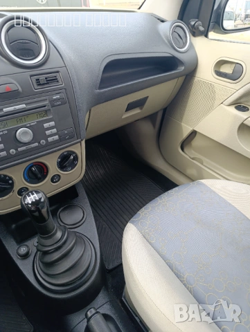 Ford Fiesta 1.4. benzin 80k.c., снимка 7 - Автомобили и джипове - 54220733