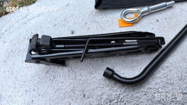 Opel  GM 09127172 крик ключ и кука за дърпане ., снимка 6 - Аксесоари и консумативи - 51726379