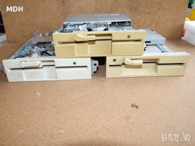 флопи дискови устройства 5.25 