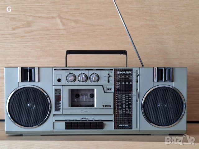 Стерео радиокасетофон Sharp GF-7300HG. Всичко работи, като нов!, снимка 2 - Радиокасетофони, транзистори - 53982022
