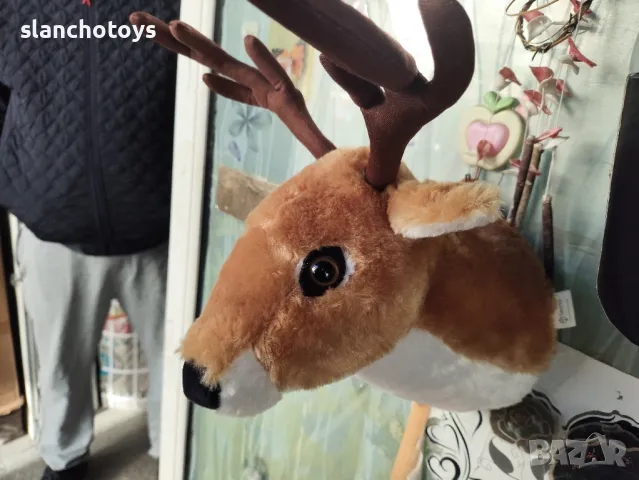 Плюшена глава на елен,за стена, снимка 1