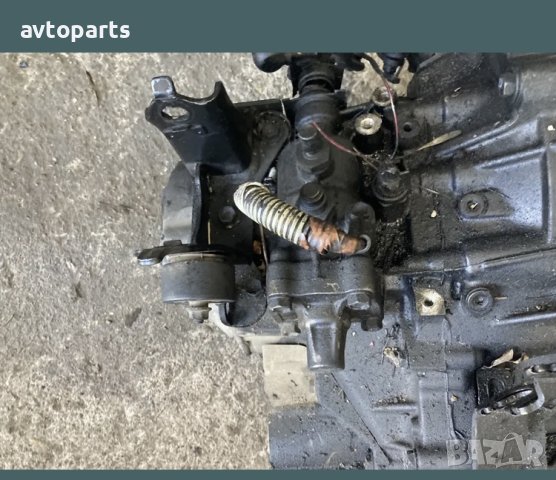 Toyota avensis verso 2.0d4d 2005година 5скорости ръчка Скоростна Кутия, снимка 5 - Части - 40701959