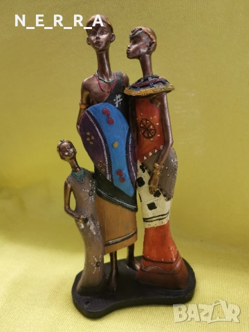 Африканско семейство-миниатюра