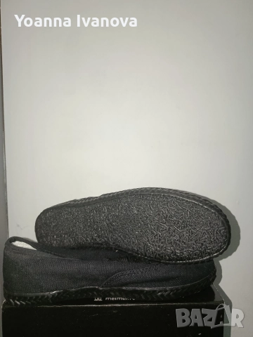 Черни платнени обувки