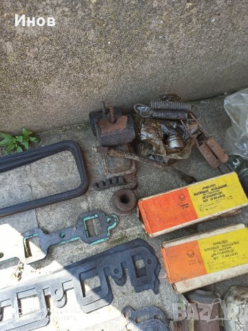 газ 53 , палци , свещи , стъкла и гривни за фарове , гарнитури , фибарчета за водна помпа , снимка 7 - Части - 44449601
