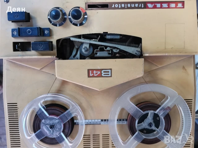 Tesla transistor b41, работещ магнитофон