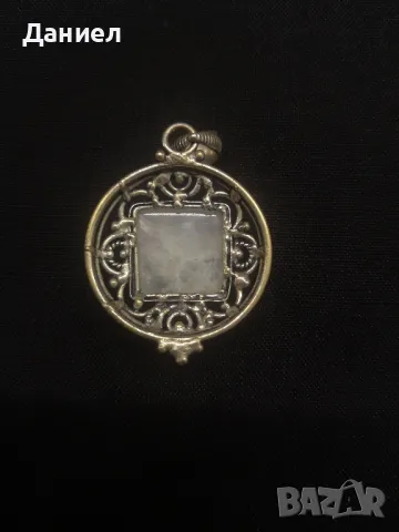 Стар медальон, снимка 3 - Антикварни и старинни предмети - 49970882