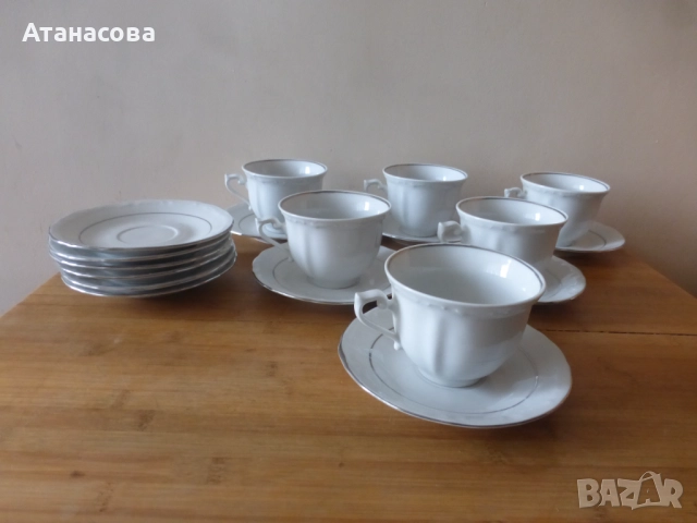 Български порцеланов сервиз за кафе Изида 1980 г, снимка 7 - Сервизи - 52975558