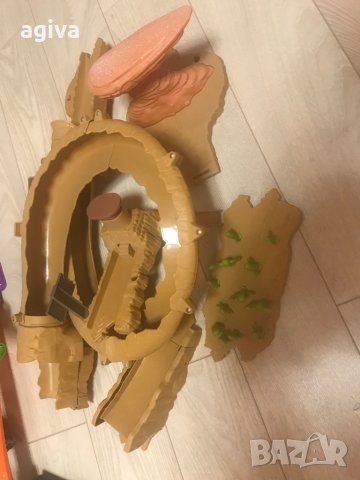 Играчки - писта Макуин , хот Уилс писта и трактор с камион, снимка 2 - Коли, камиони, мотори, писти - 29834159