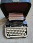Пишеща машина, снимка 1 - Антикварни и старинни предмети - 33960725