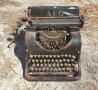 антична пишеща машина AEG , снимка 1 - Антикварни и старинни предмети - 33764218