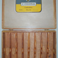 Дървена кутия за бръсначи, снимка 1 - Други ценни предмети - 36489203