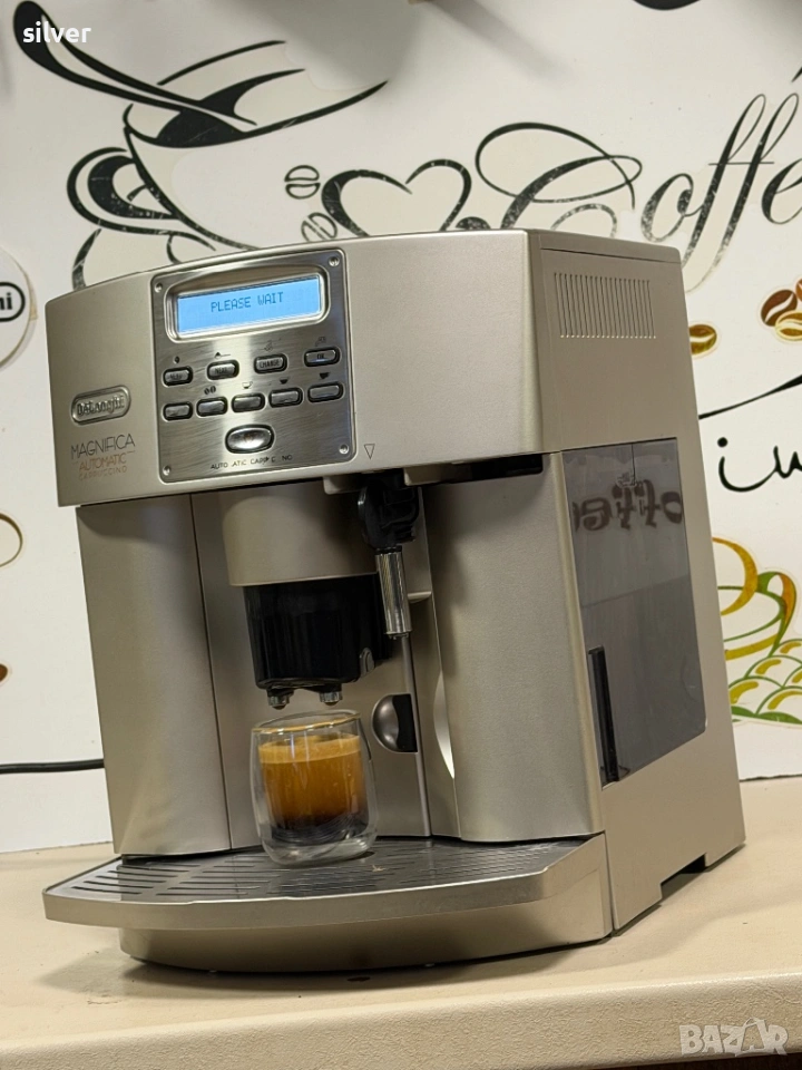 Кафемашина кафе автомат delonghi magnifica automatic с гаранция, снимка 1