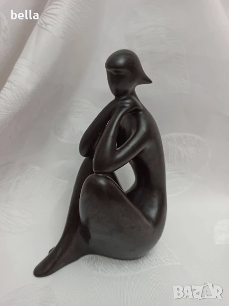 ИЗКЛЧИТЕЛНО РЯДКА ПОРЦЕЛАНОВА  ЧЕРНА ФИГУРА ROYAL DUX, снимка 1