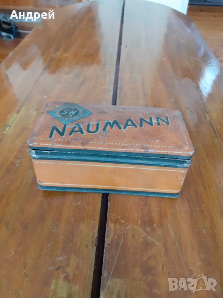 Кутия за принадлежности от шевна машина Neumann, снимка 1