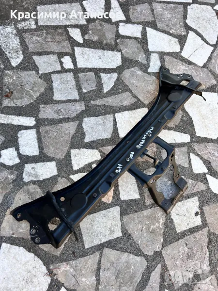 Панел над радиатори за Мерцедес Е-класа W211.2002-2007г, снимка 1