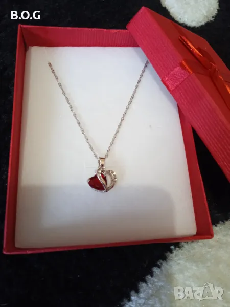 Ново, сребърно колие със сърце. В кутия за подарък., снимка 1