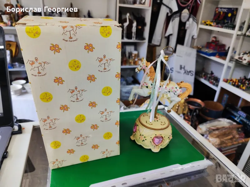 Нова музикална въртележка с кон полирезин, снимка 1