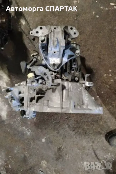 Ръчна скоростна кутия за Peugeot 407, снимка 1