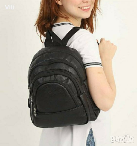 Черна дамска раница от мека еко кожа с много отделения , снимка 1