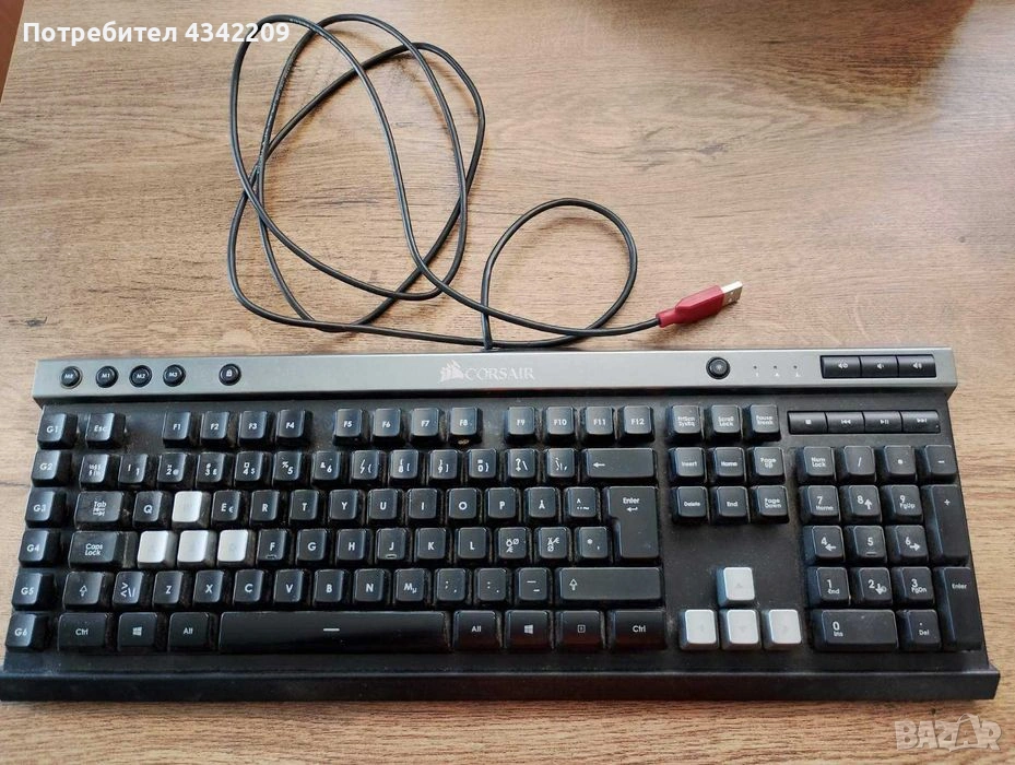 геймърска клавиатура с подсветка на клавишите Corsair Raptor K40, снимка 1