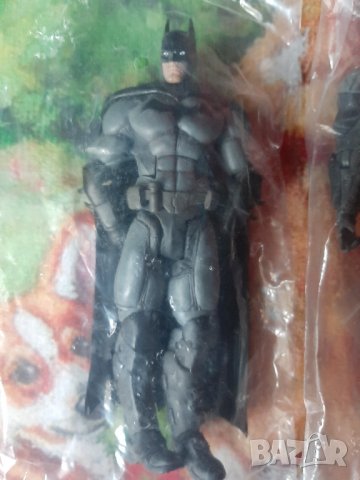 Три модела екшън фигури на Батман(Batman)-18 см, снимка 13 - Колекции - 35432230