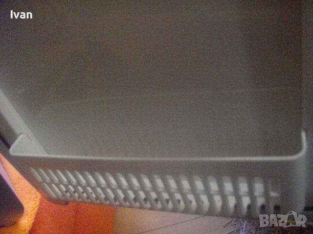 Немски Мини Хладилник-Голям-16л-Работи На 220 Волта и на 12 Волта в Автомобил-Студено/Топло-220V/12V, снимка 9 - Хладилници - 42715800