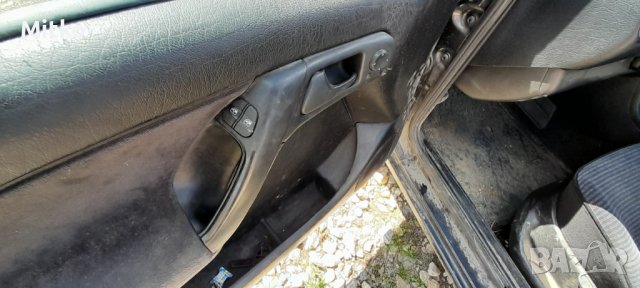 VW Golf 1.6Mi. - На Части, снимка 6 - Автомобили и джипове - 40222910