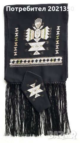 Ръчно бродиран бял и черен копринен шал и кърпичка с български автентичен мотив, снимка 2 - Шалове - 42101227