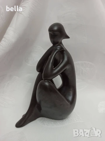 ИЗКЛЧИТЕЛНО РЯДКА ПОРЦЕЛАНОВА  ЧЕРНА ФИГУРА ROYAL DUX