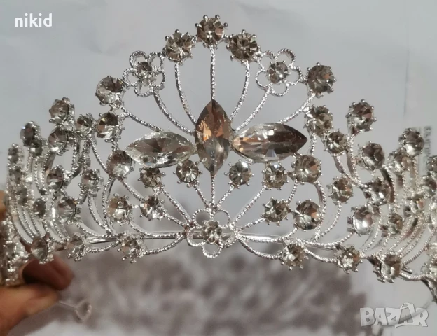 Висока сребриста корона тиара диадема с камъчета дамска детска, снимка 2 - Аксесоари за коса - 25312251