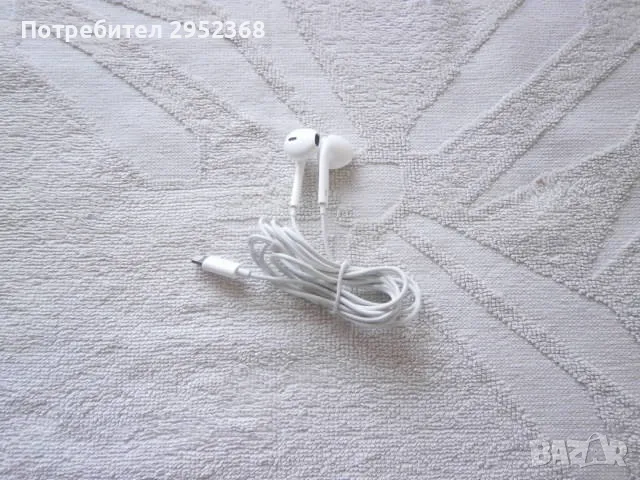 Слушалки Apple EarPods с конектор Lightning