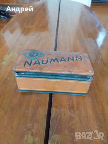 Кутия за принадлежности от шевна машина Neumann