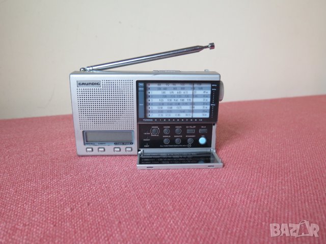 Vintage Grundig Yacht Boy 218 World Receiver 9 Band (7x SW, FM-Stereo, MW)- не работи, снимка 1